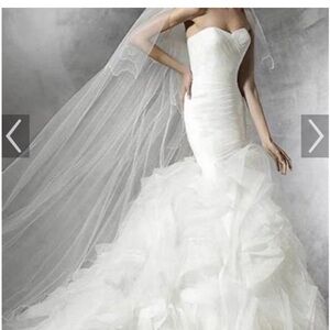 Pronovias Elegant White Wedding Dress